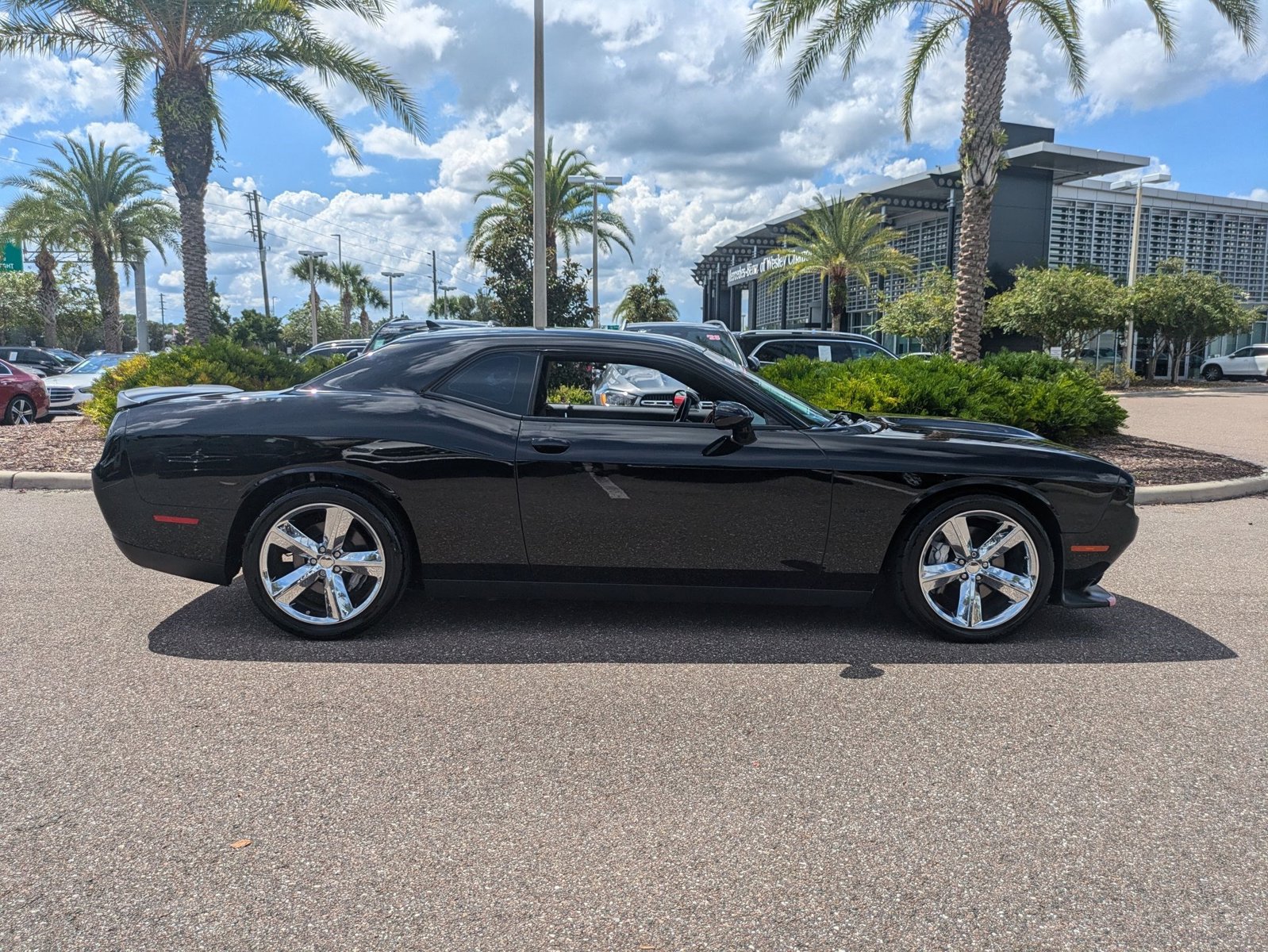 2022 Dodge Challenger R/T photo 4