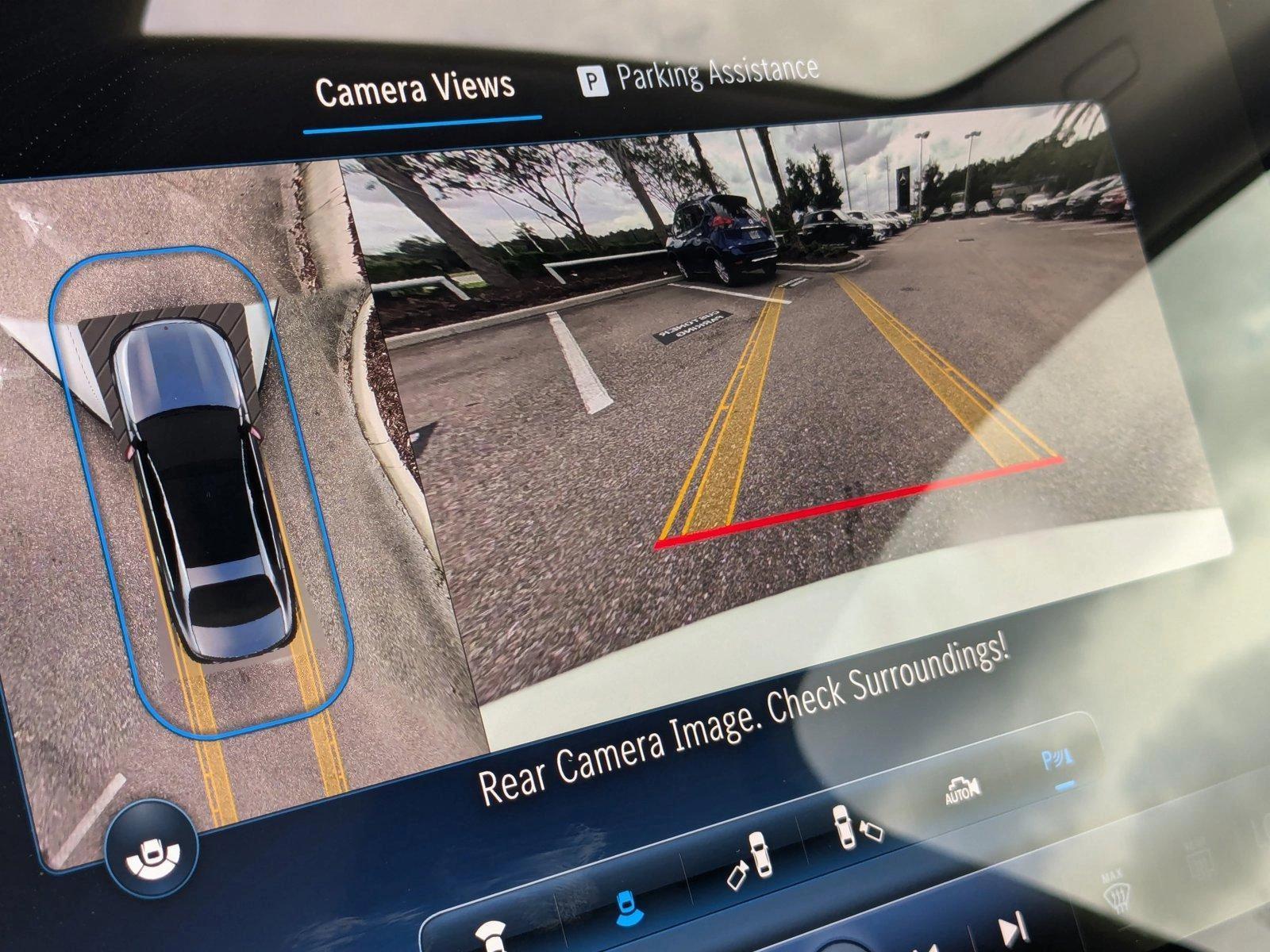 2025 Mercedes-Benz E-Class E350 - Photo 13