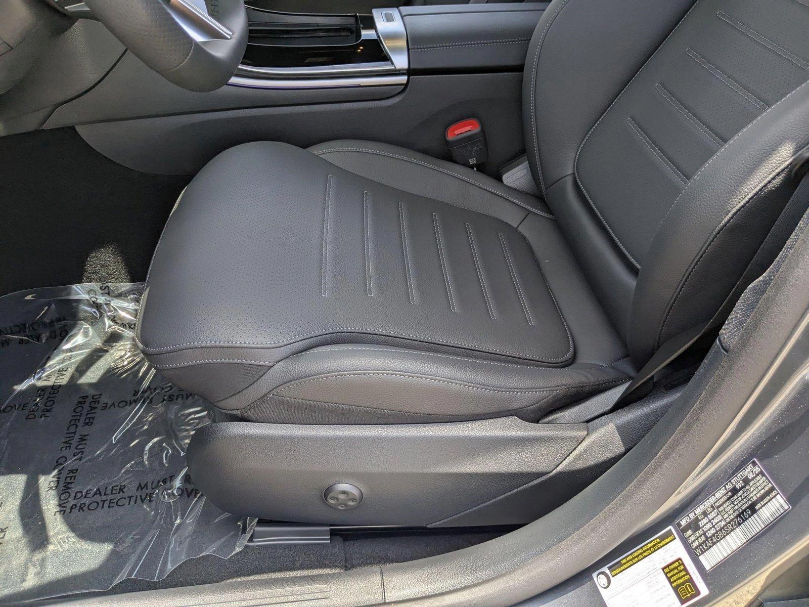 2025 Mercedes Benz C 300 Sedan photo 4