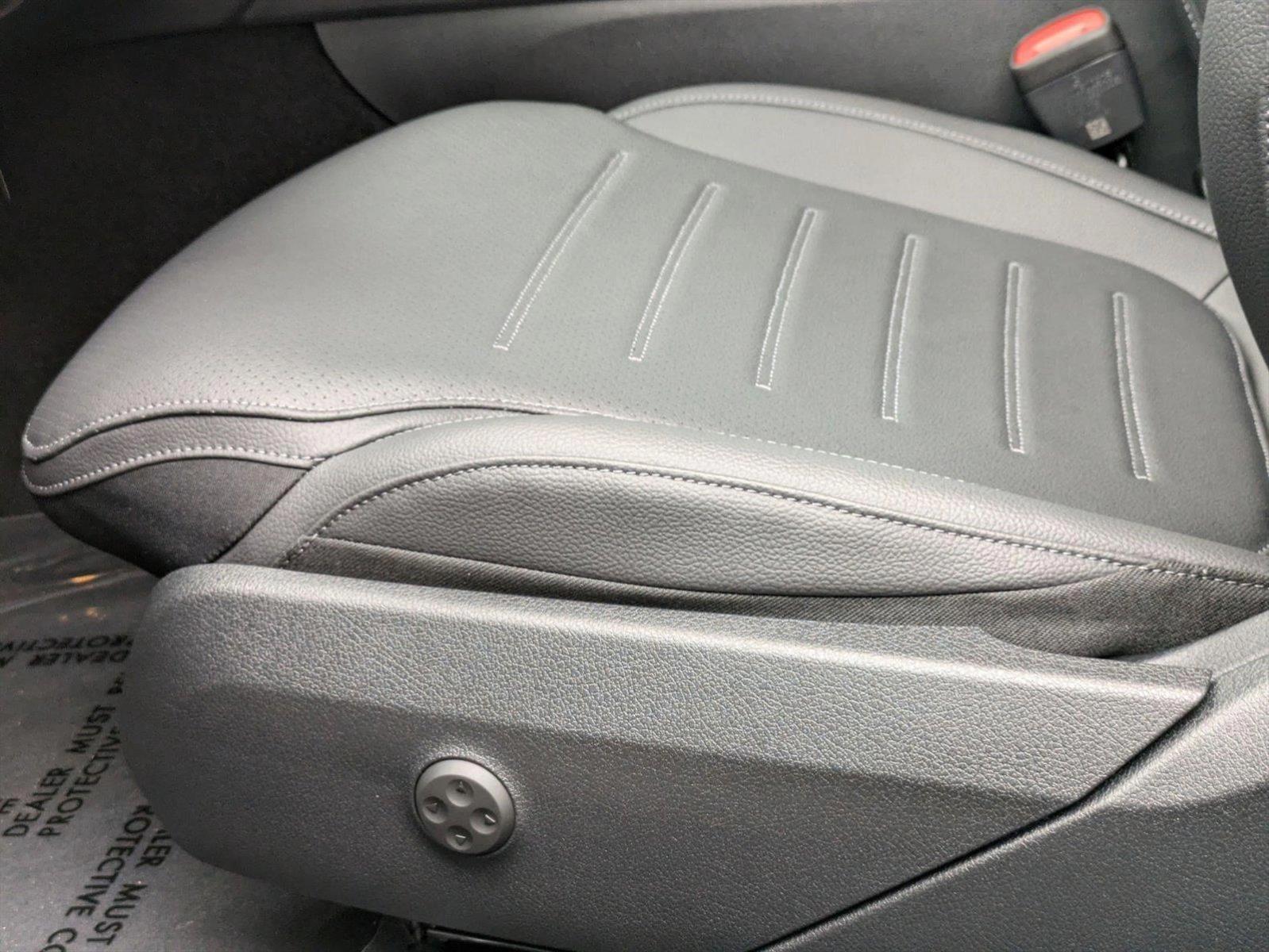 2025 Mercedes Benz C 300 Sedan photo 3