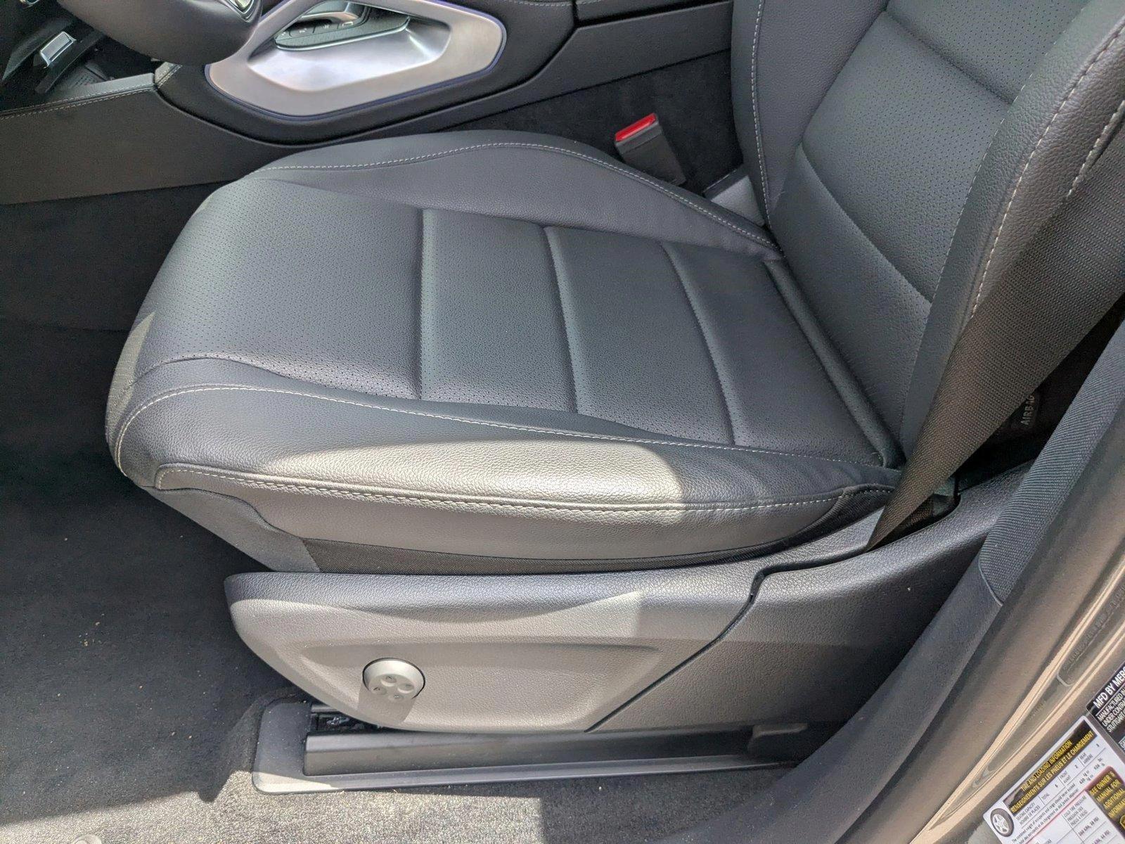 2025 Mercedes Benz GLE 350 4MATIC photo 3
