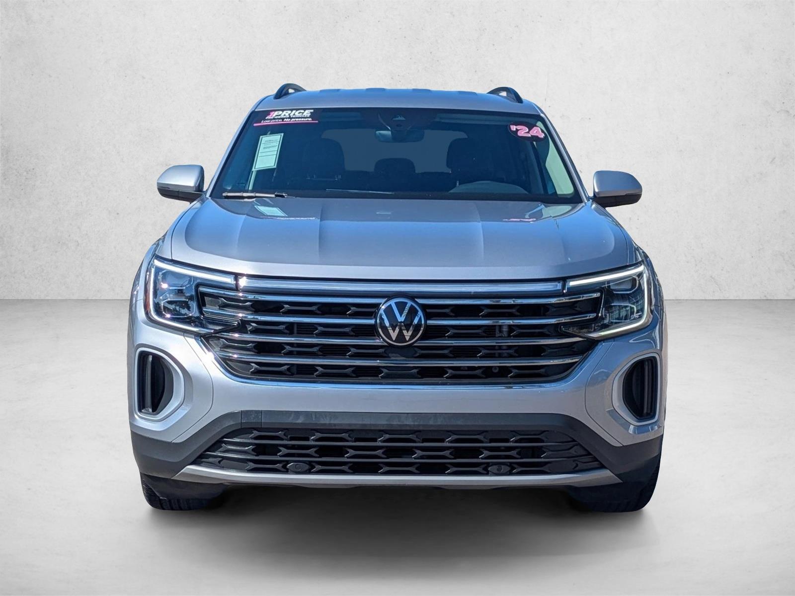 2024 Volkswagen Atlas SE photo 2