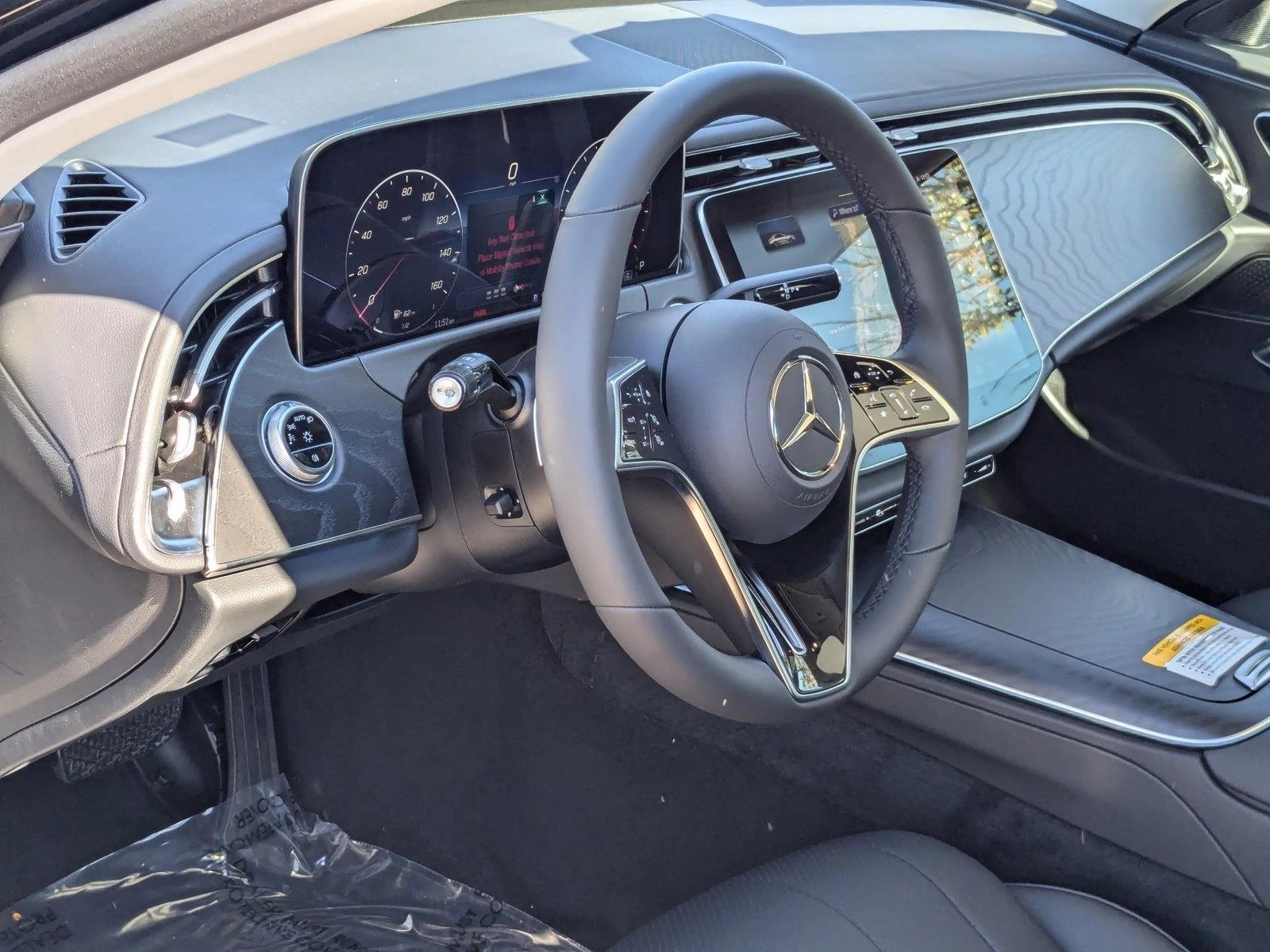 2025 Mercedes Benz E 350 4MATIC photo 3