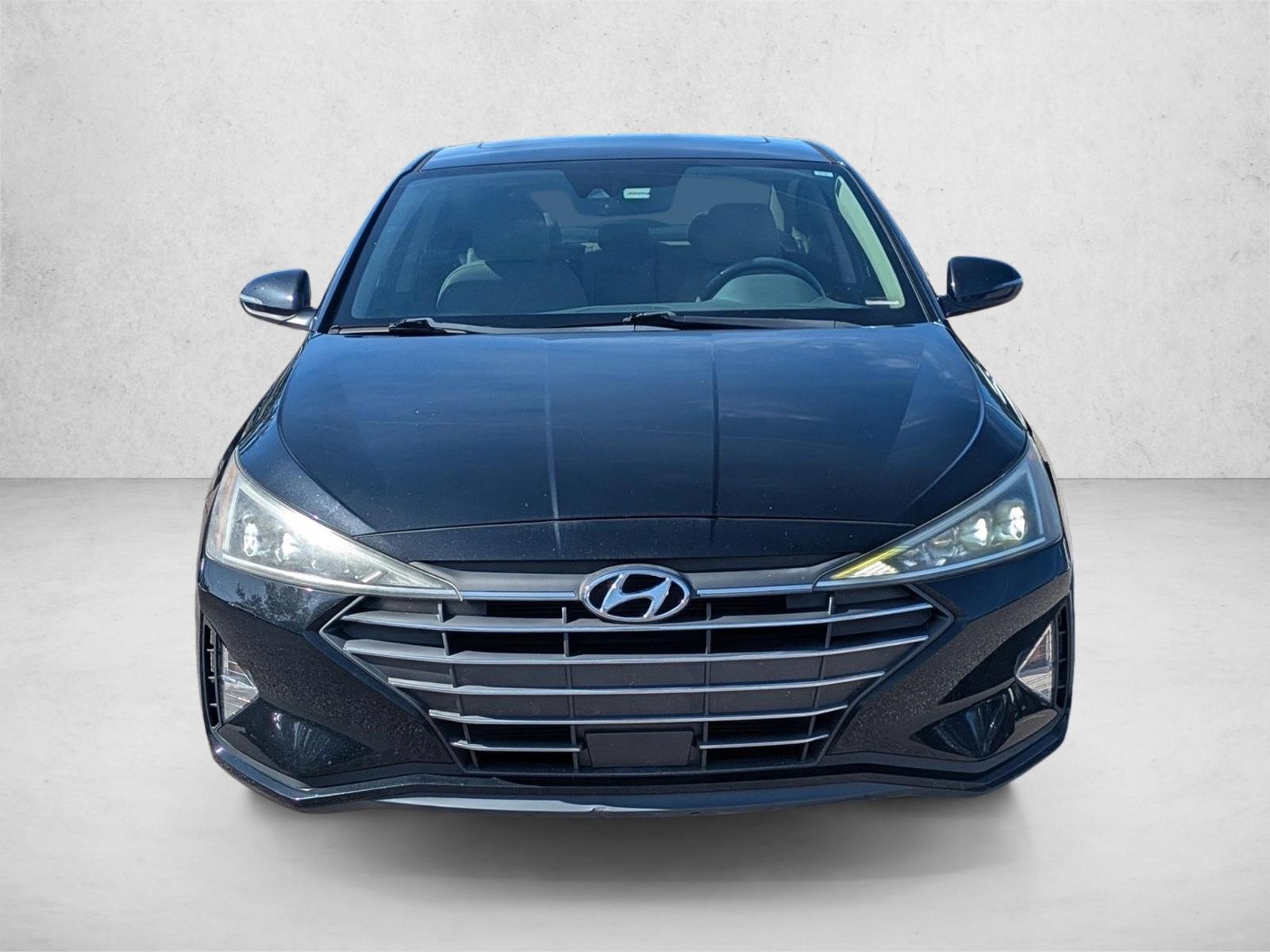 2020 Hyundai Elantra Limited photo 2