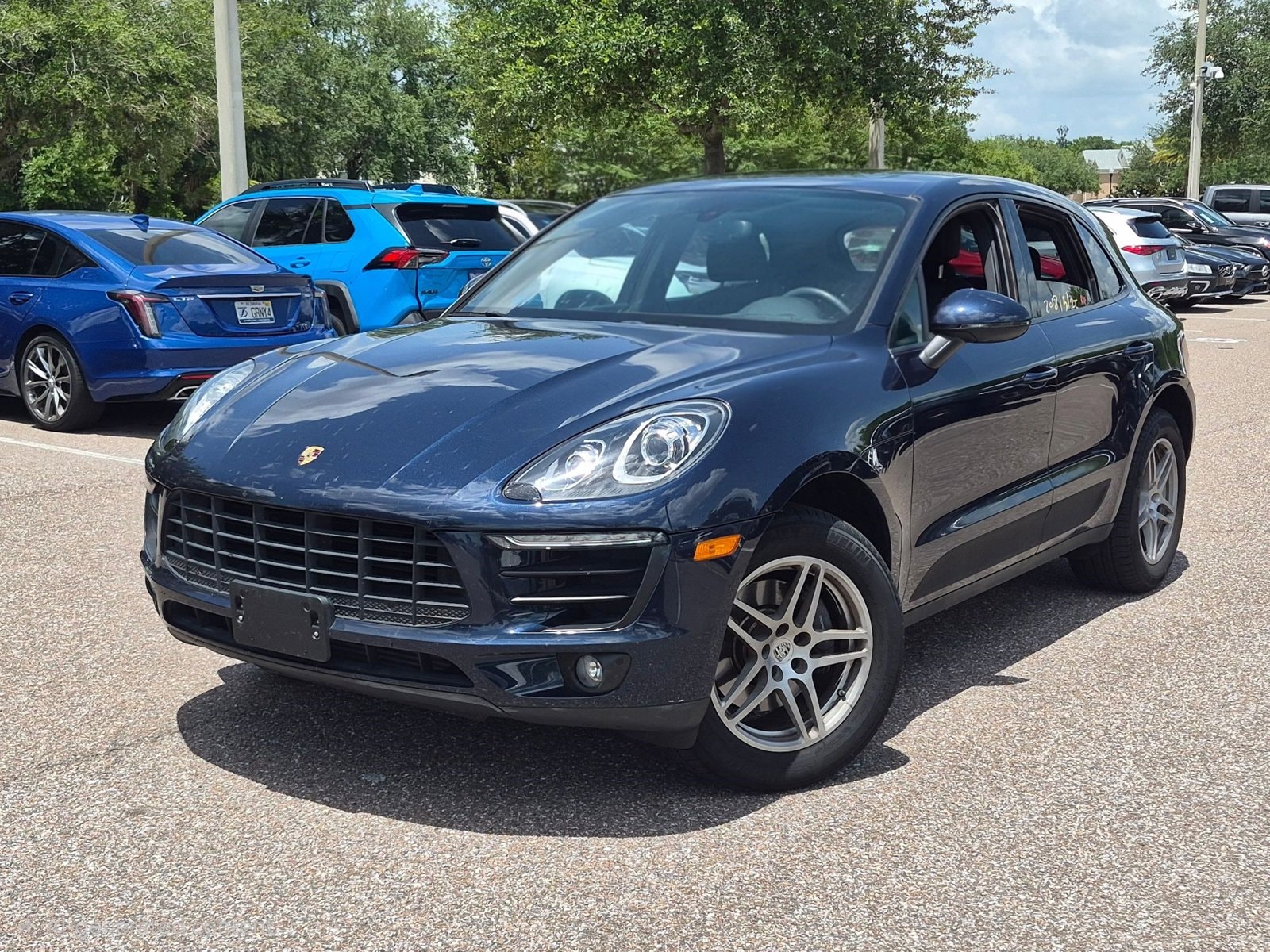 2018 Porsche Macan -'s photo