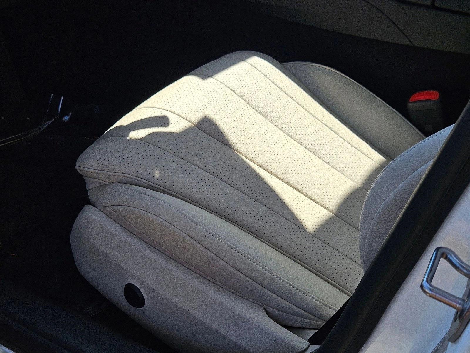 2026 Mercedes Benz E 350 Sedan photo 4