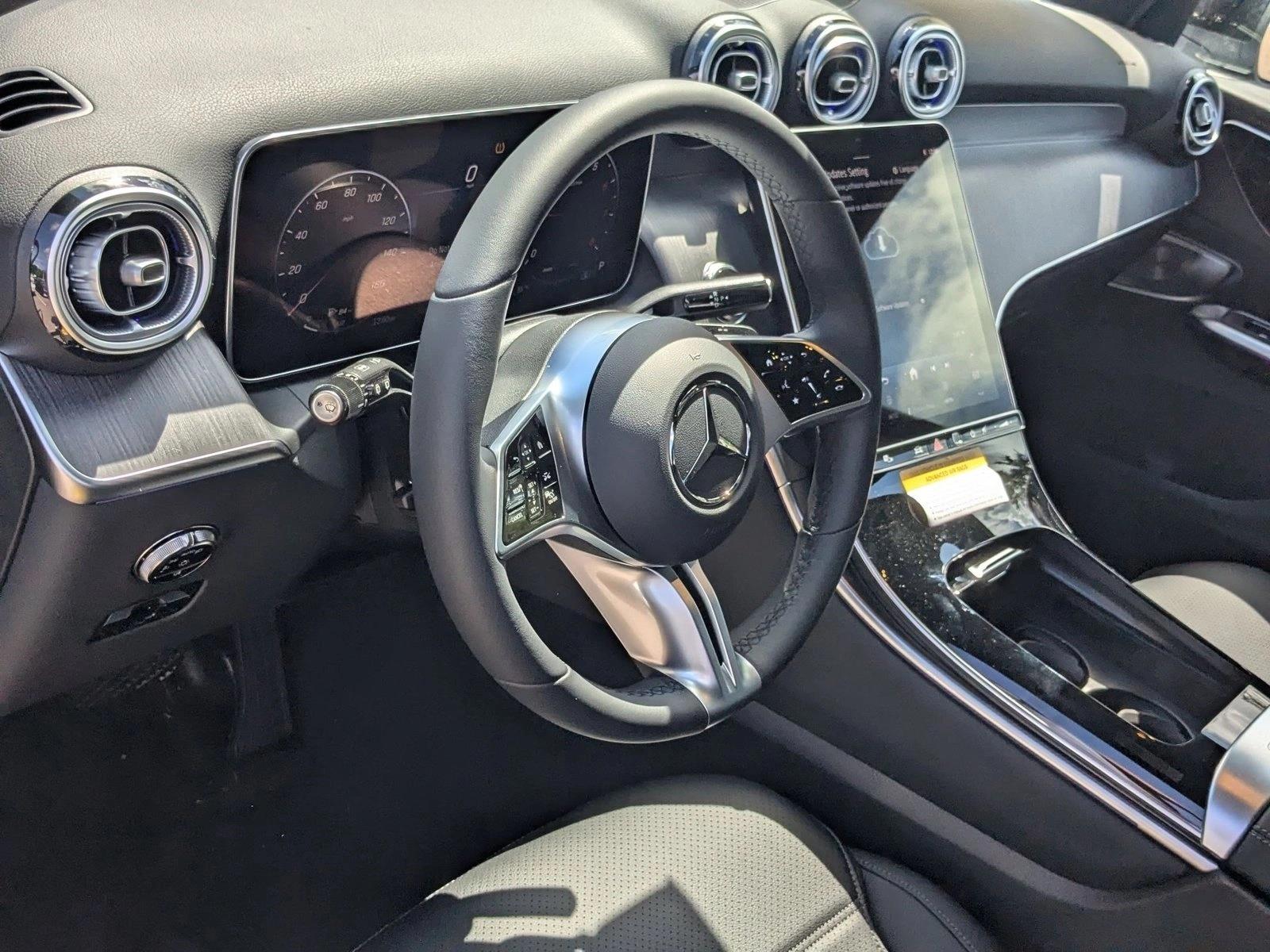 2026 Mercedes Benz GLC 300 4MATIC photo 2