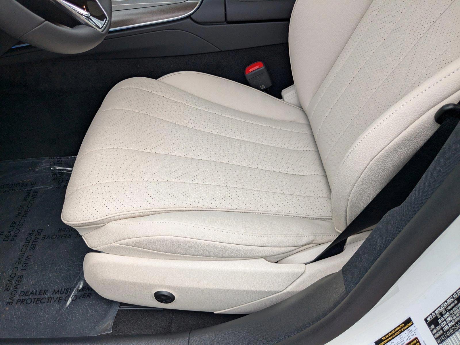 2025 Mercedes Benz E 350 4MATIC photo 3