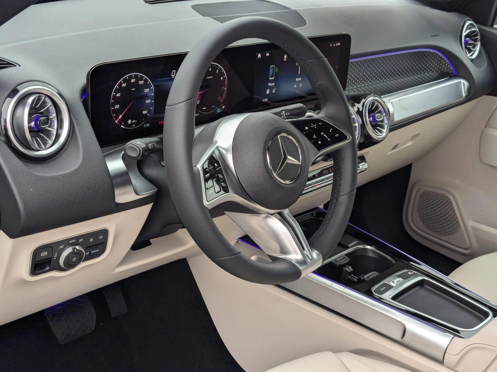 2025 Mercedes Benz GLB 250 photo 3