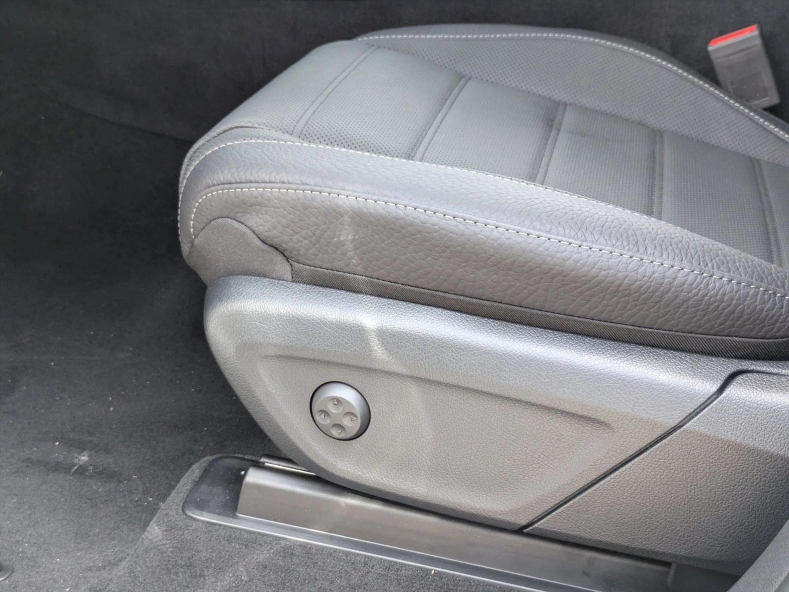 2026 Mercedes Benz GLE 450 4MATIC Coupe photo 4