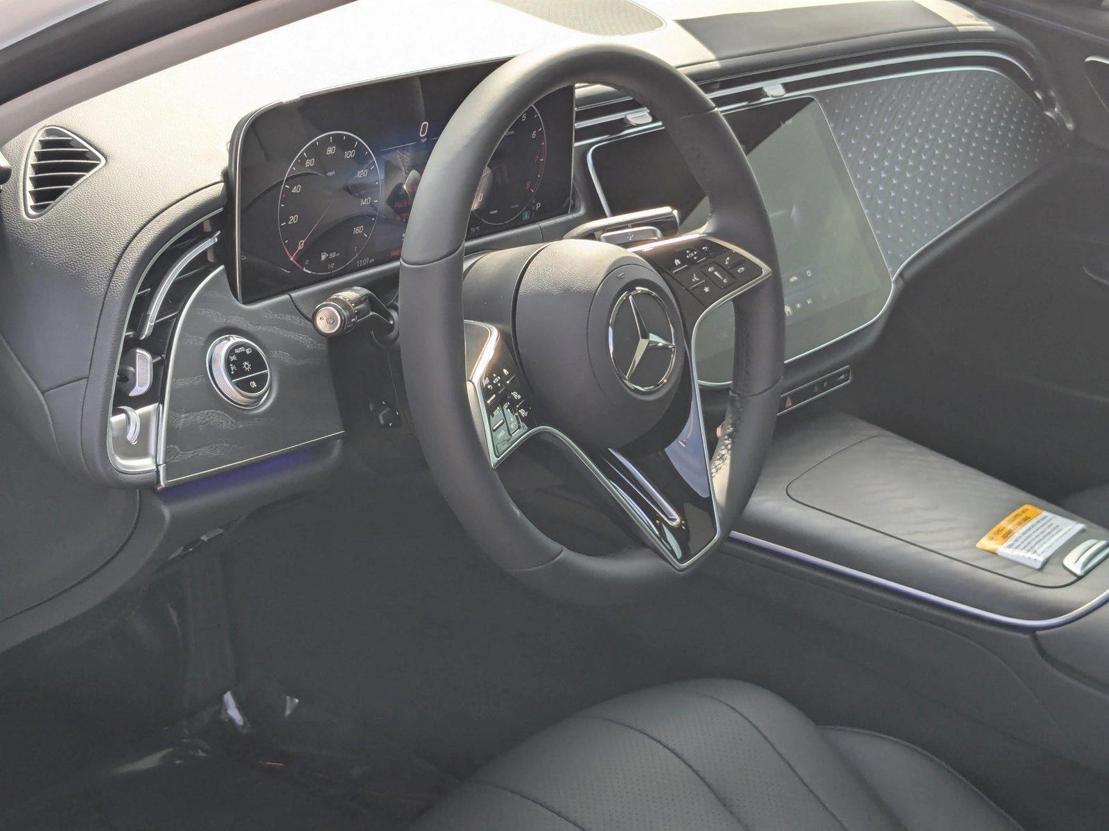 2025 Mercedes Benz E 350 4MATIC photo 3