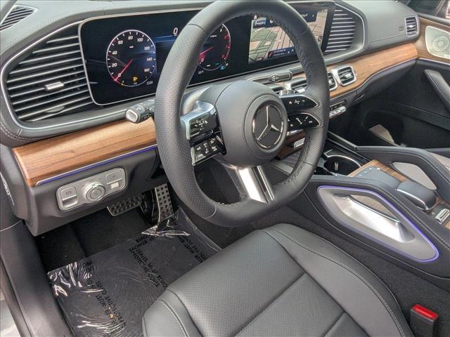 2025 Mercedes Benz GLS 450 4MATIC photo 3