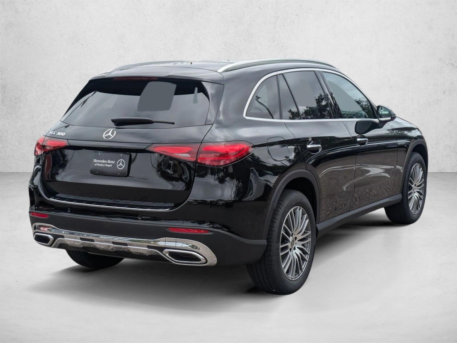 2026 Mercedes Benz GLC 300 photo 2