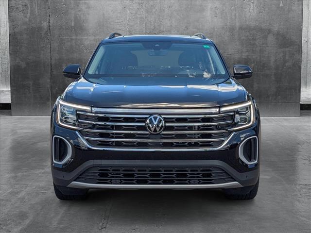 2024 Volkswagen Atlas SE Technology photo 2