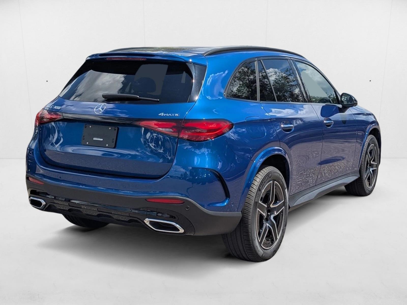 2026 Mercedes Benz GLC 300 4MATIC photo 2