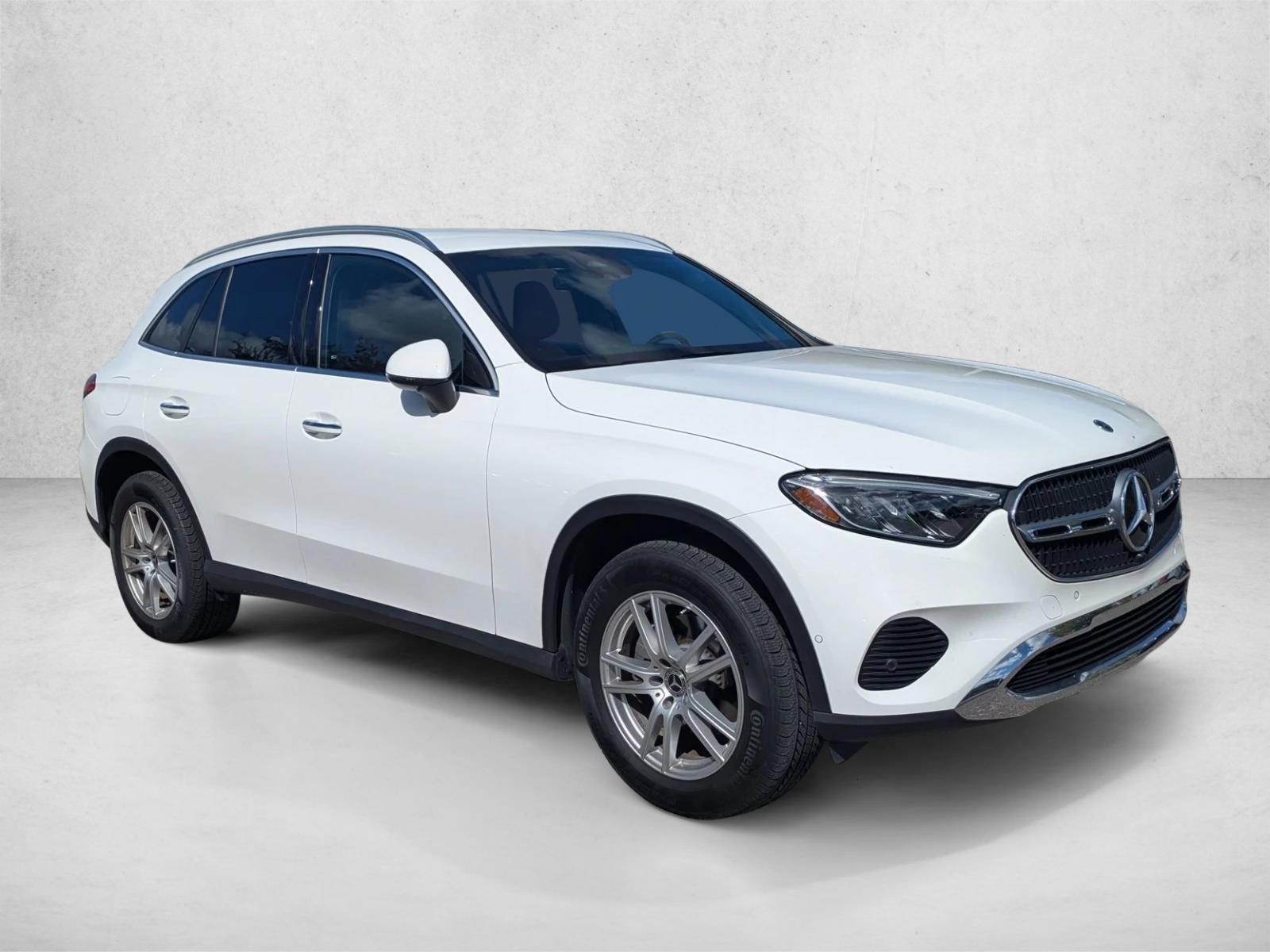 2025 Mercedes Benz GLC 300 photo 3