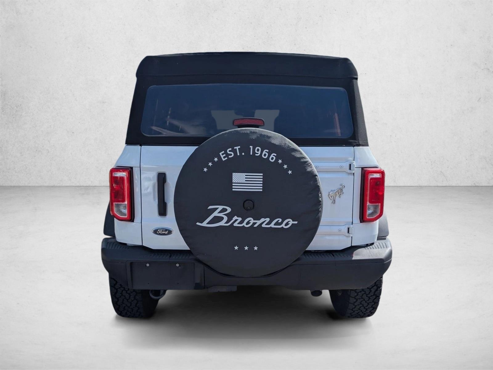 2024 Ford Bronco Black Diamond photo 3