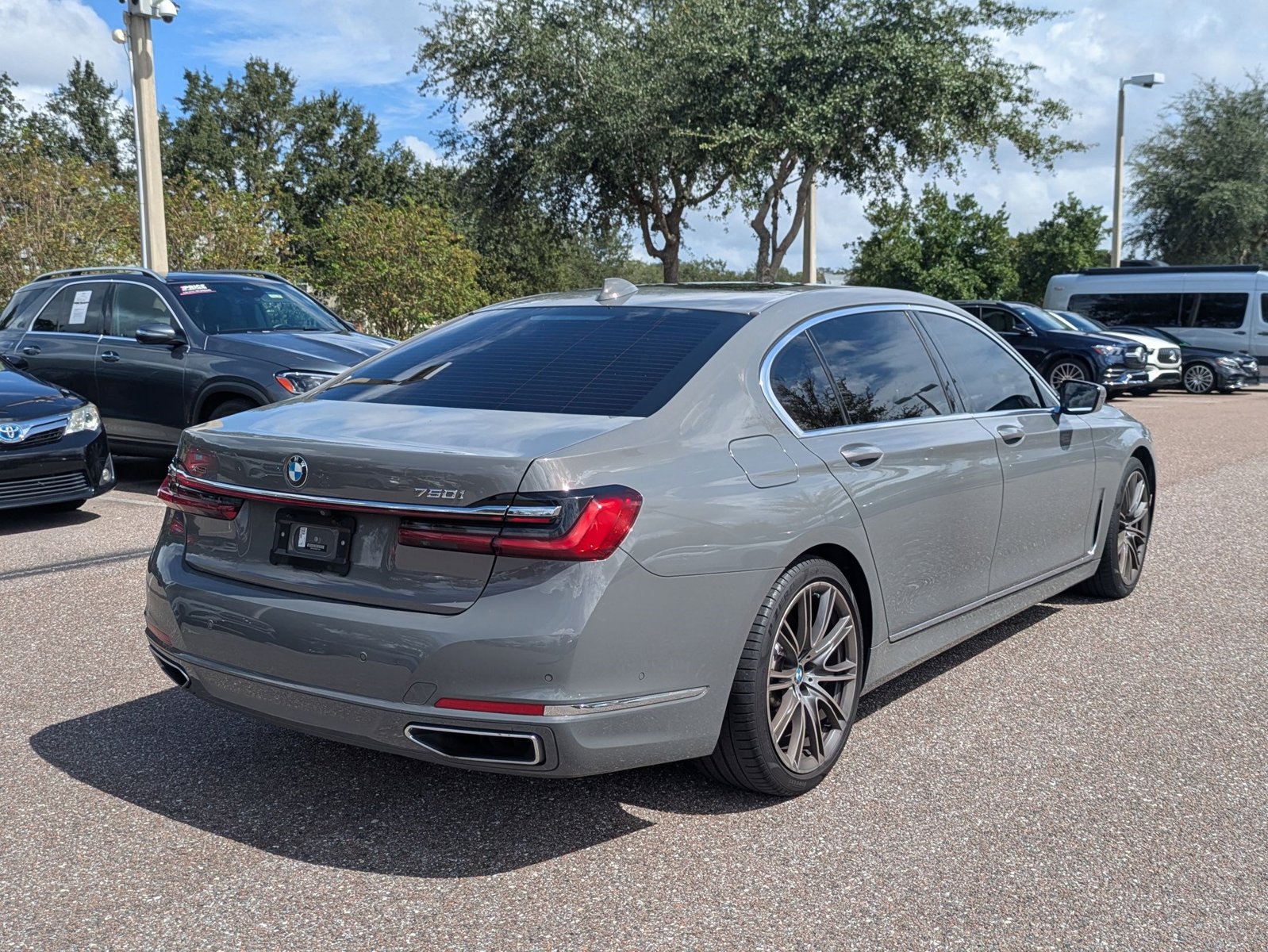 2021 Bmw 750i xDrive photo 2
