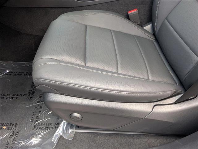 2025 Mercedes Benz GLS 450 4MATIC photo 4