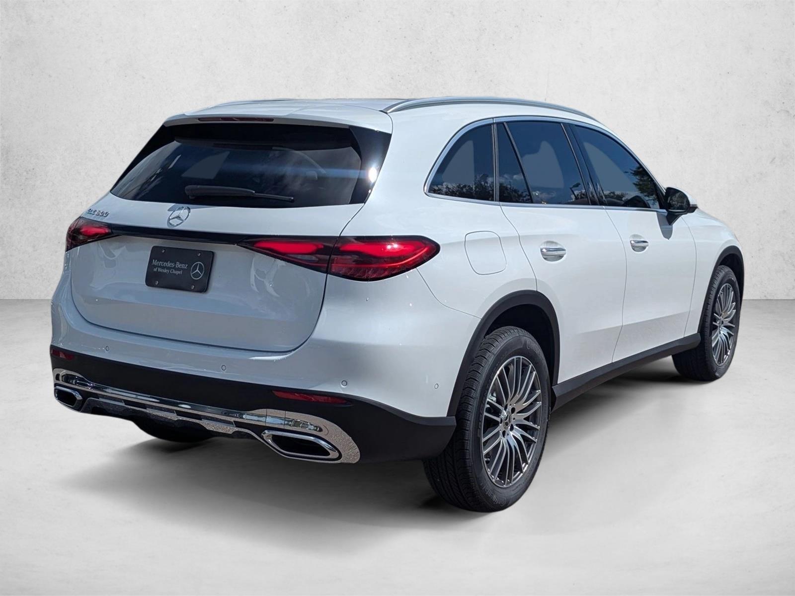 2026 Mercedes Benz GLC 300 photo 2