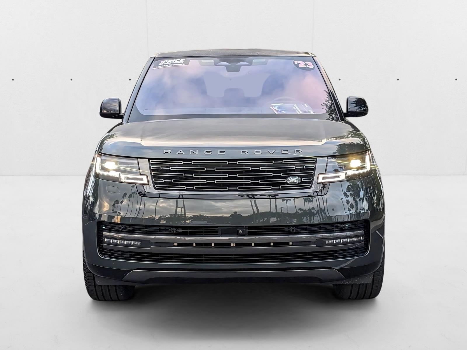 2023 Land Rover Range Rover SE photo 2