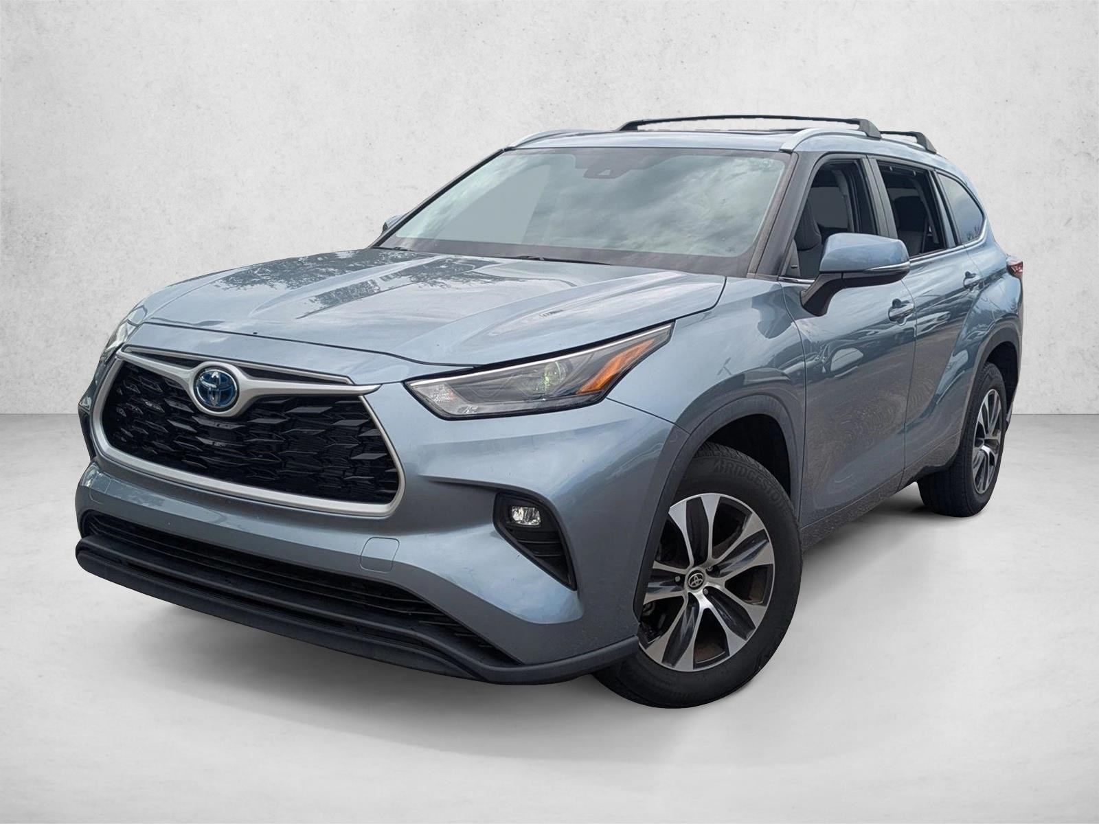 2023 Toyota Highlander XLE's photo