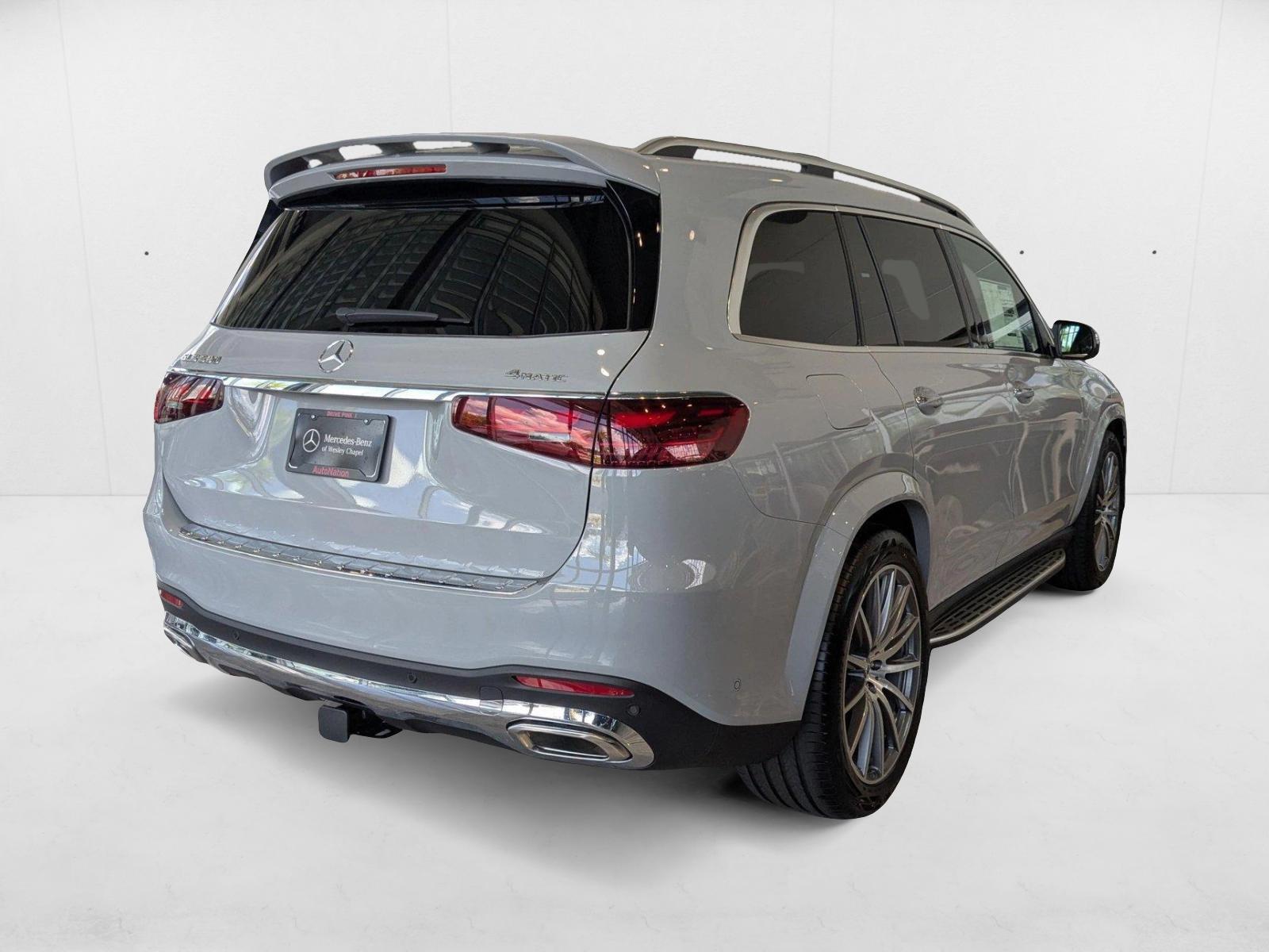 2025 Mercedes Benz GLS 580 4MATIC photo 2