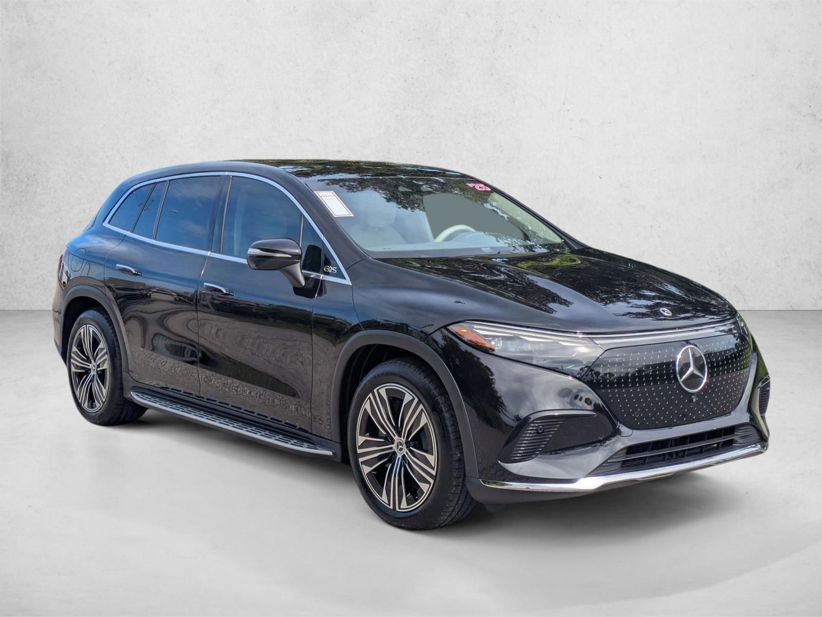 2025 Mercedes Benz EQS SUV photo 3