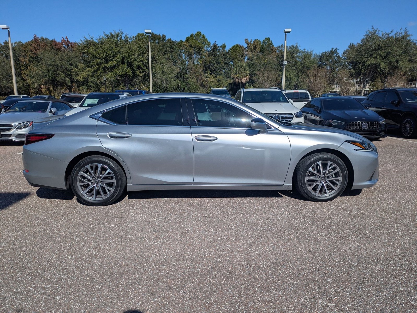 2022 Lexus ES 350 photo 4