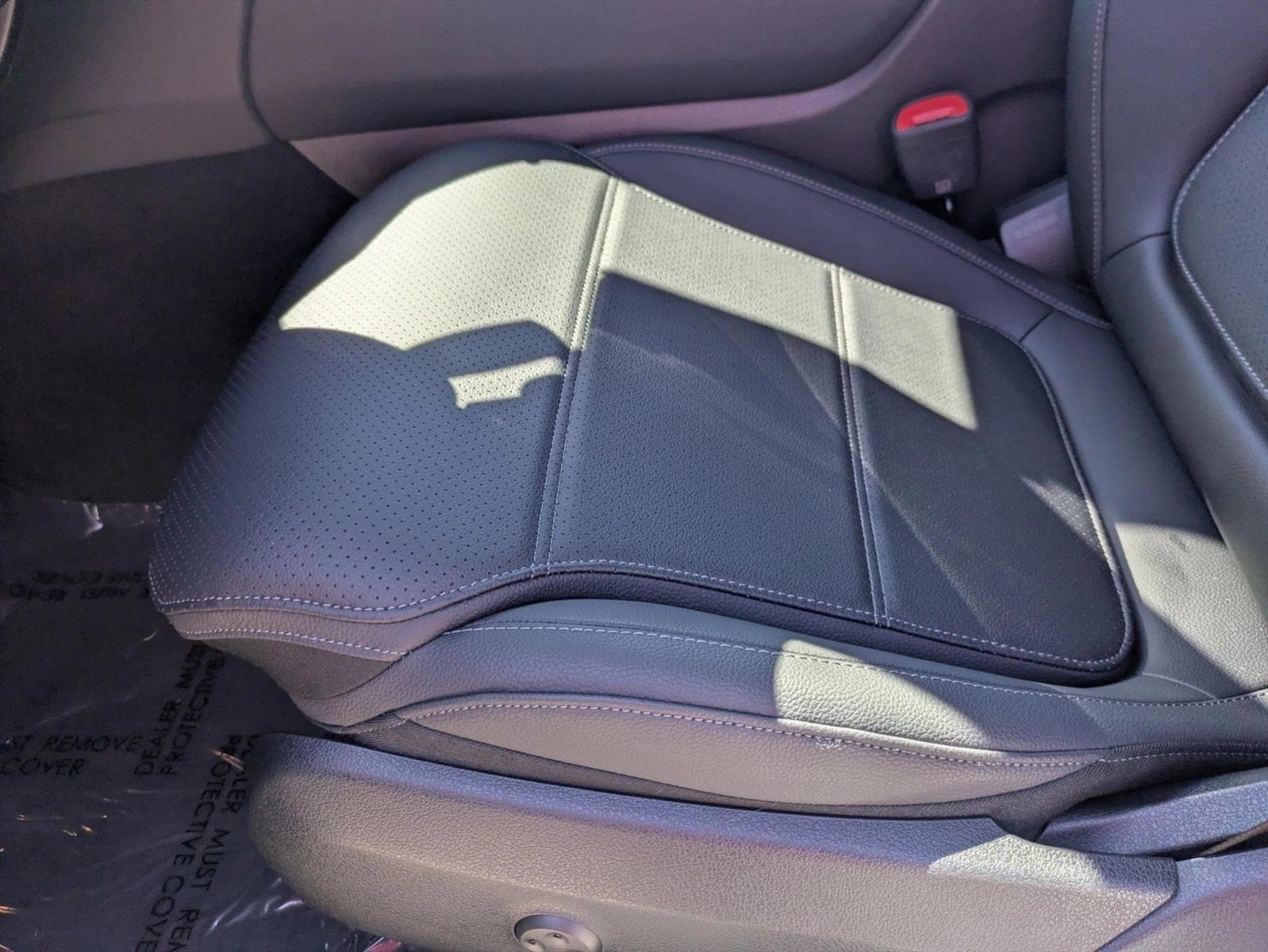 2026 Mercedes Benz GLC 300 4MATIC photo 4