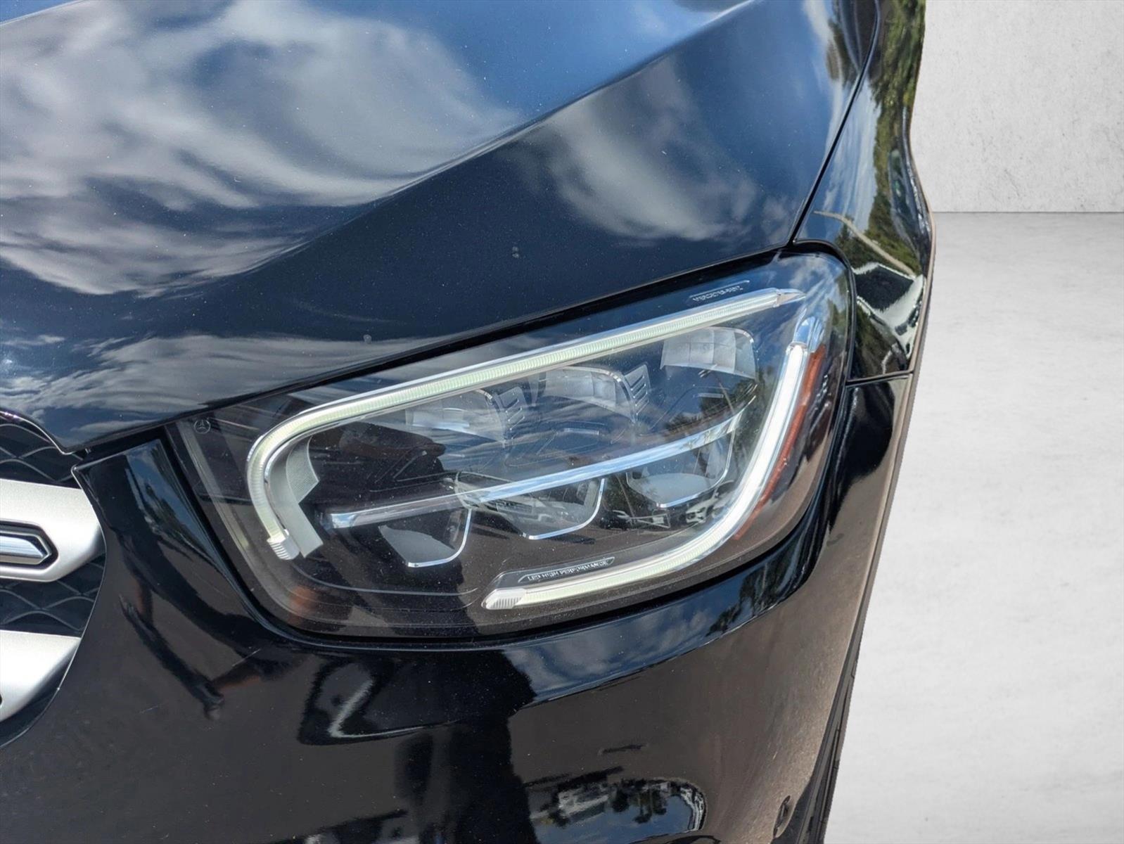 2022 Mercedes Benz GLC 300 4MATIC photo 3