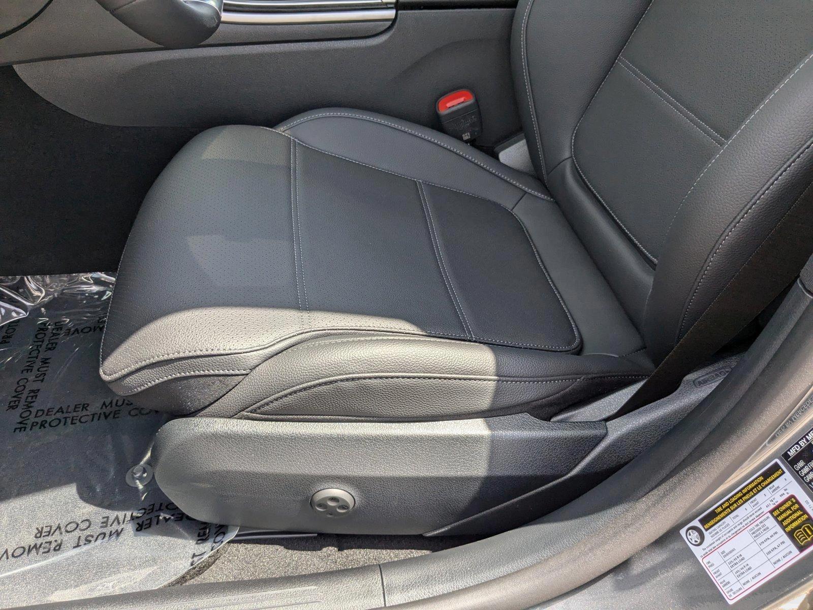 2024 Mercedes Benz C 300 Sedan photo 4