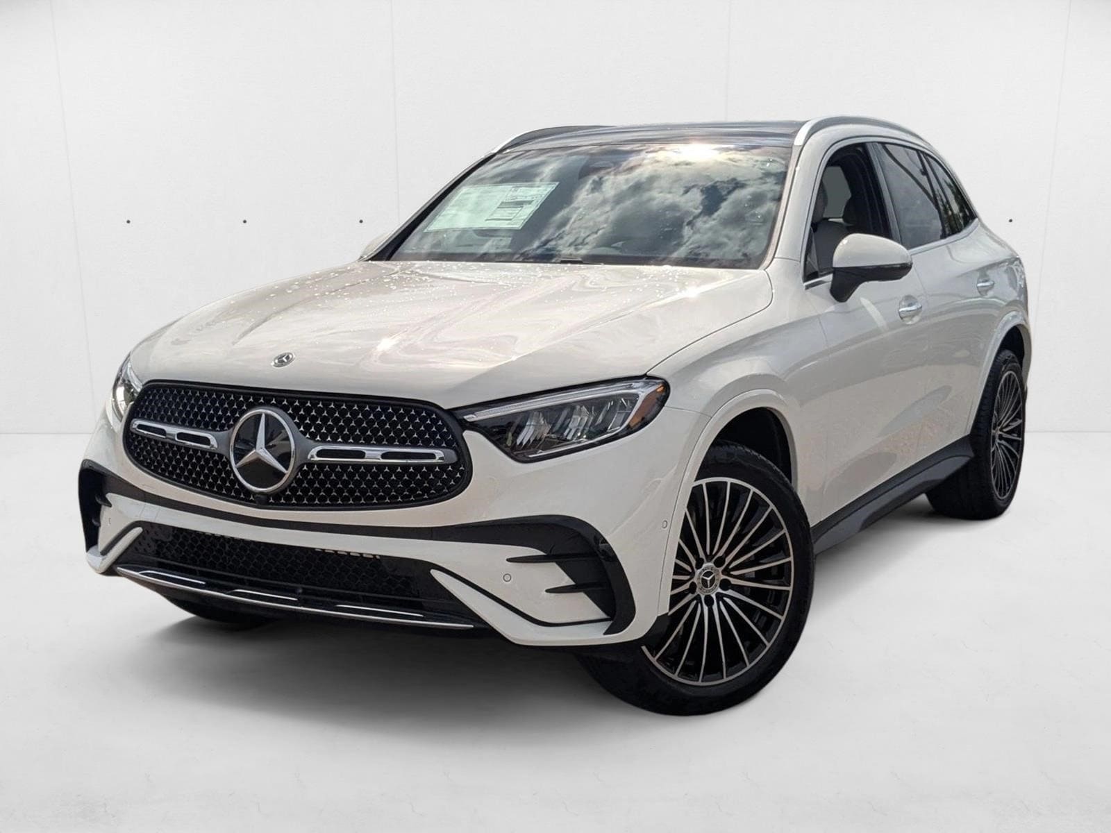 2026 Mercedes-Benz GLC Base's photo
