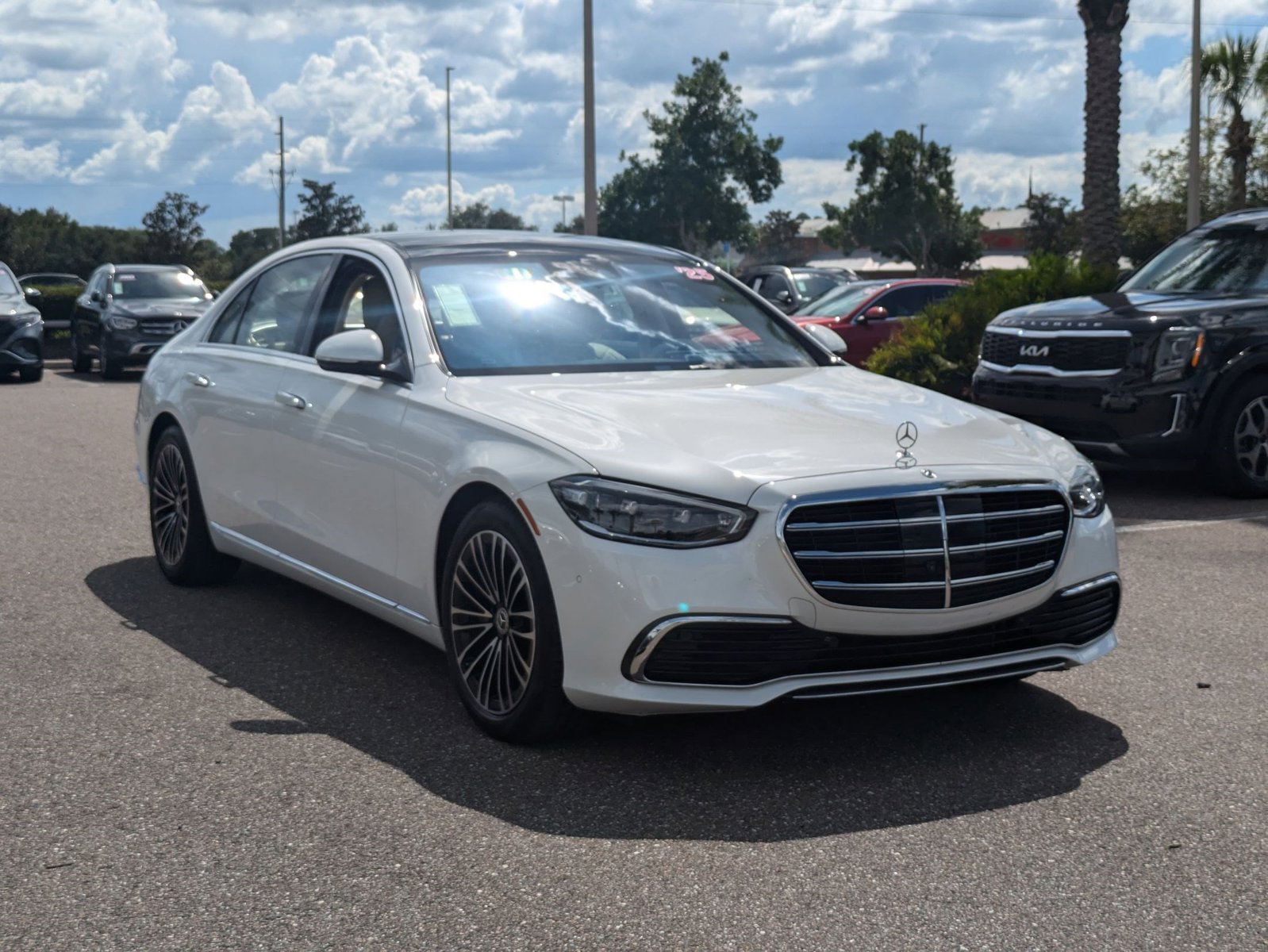 2025 Mercedes Benz S 580 4MATIC photo 3