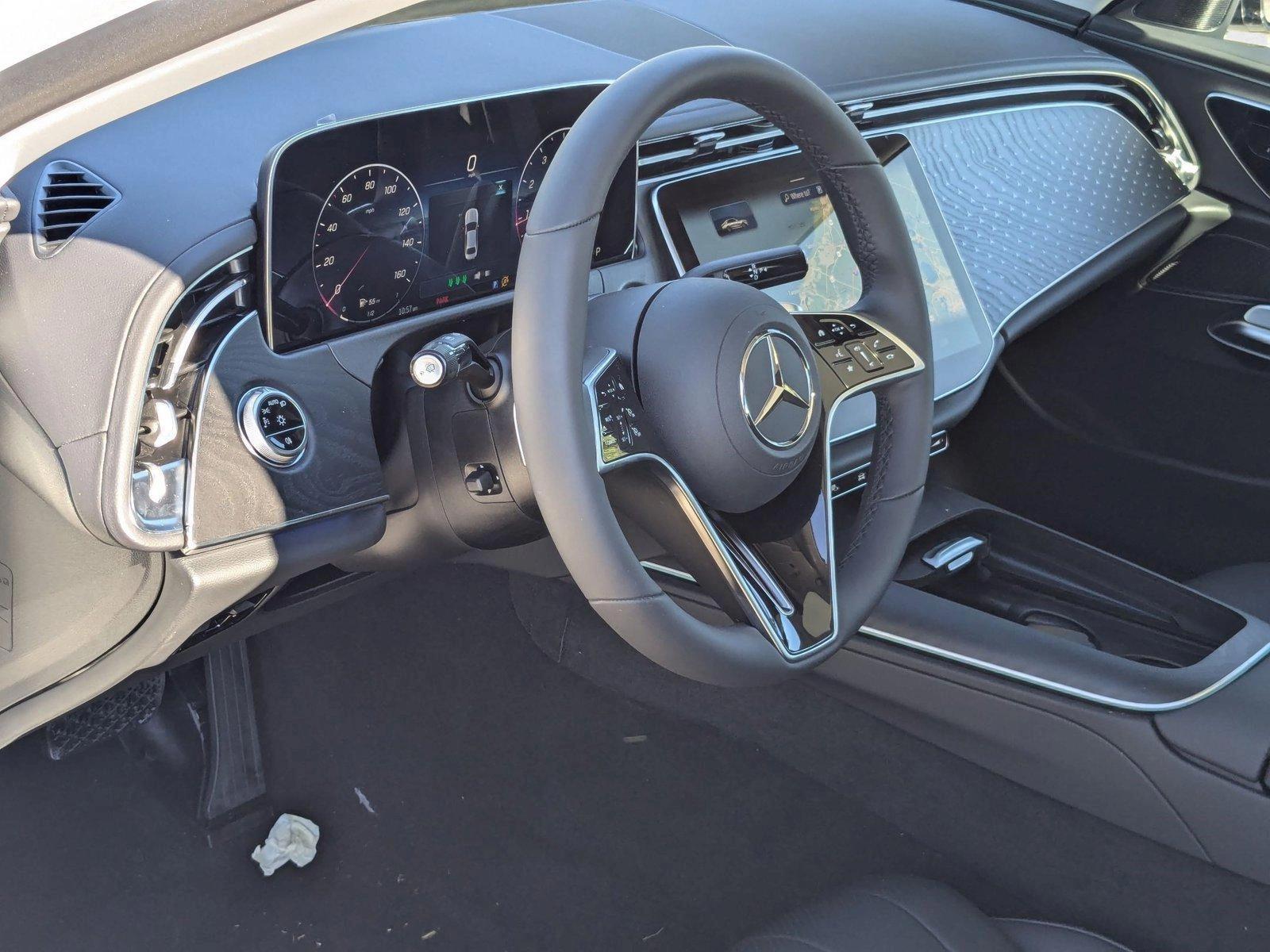 2025 Mercedes Benz E 350 4MATIC photo 3