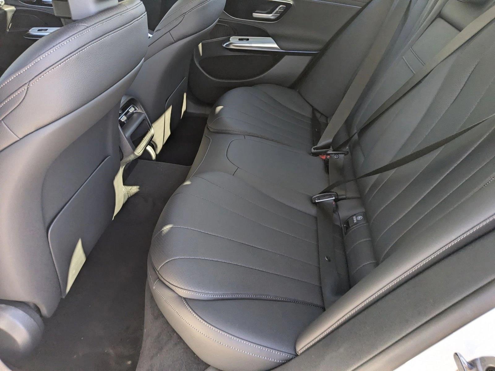 2025 Mercedes-Benz E-Class E350 - Photo 15