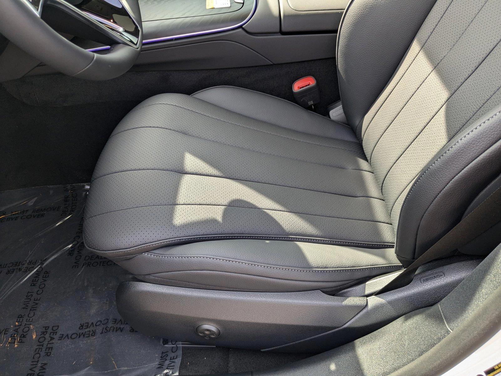 2025 Mercedes Benz E 350 4MATIC photo 4