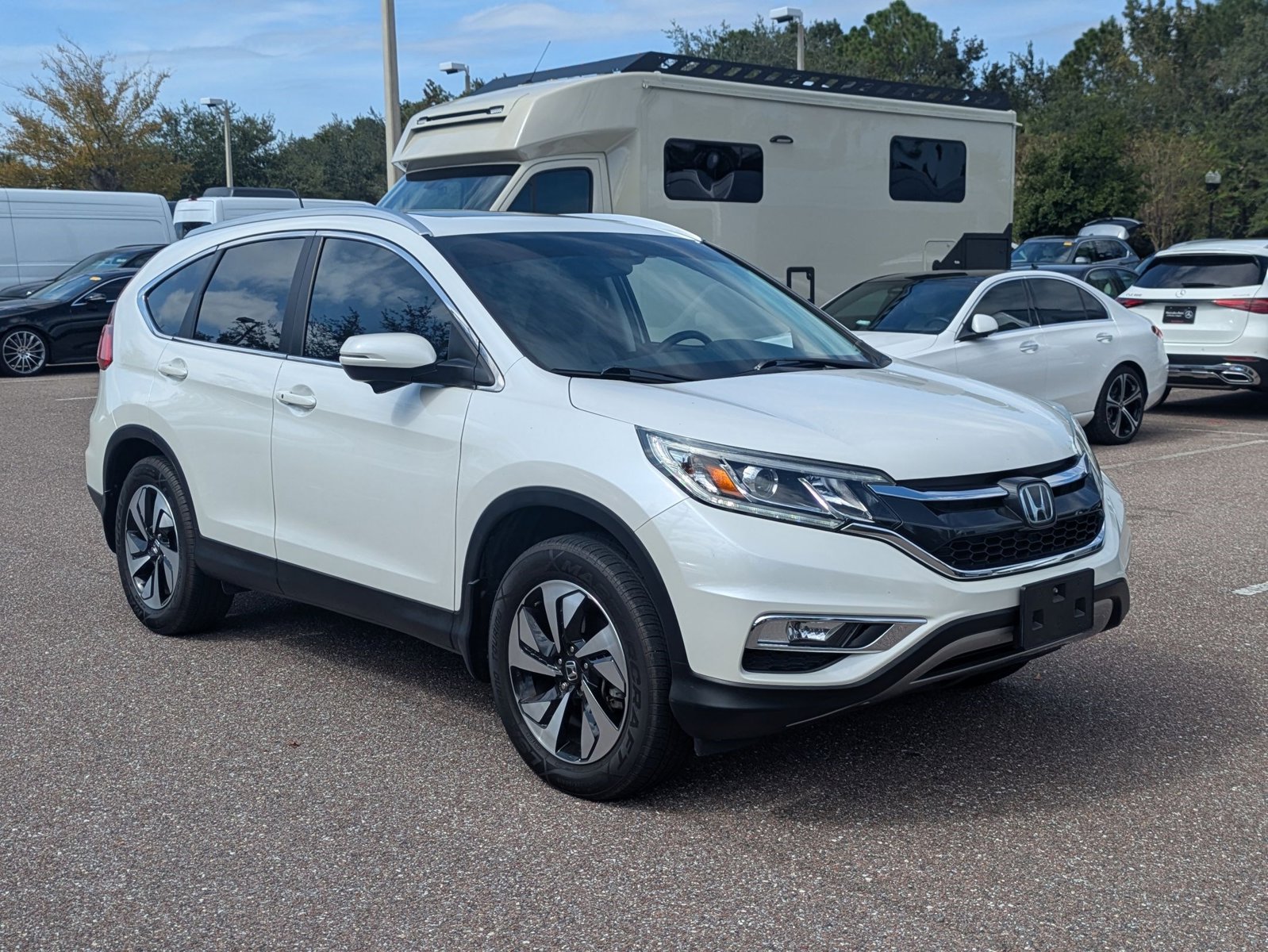 2015 Honda CR-V Touring photo 3