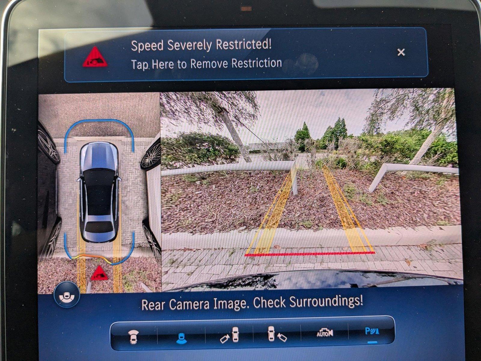 2025 Mercedes-Benz C-Class Sedan C 300 - Photo 11