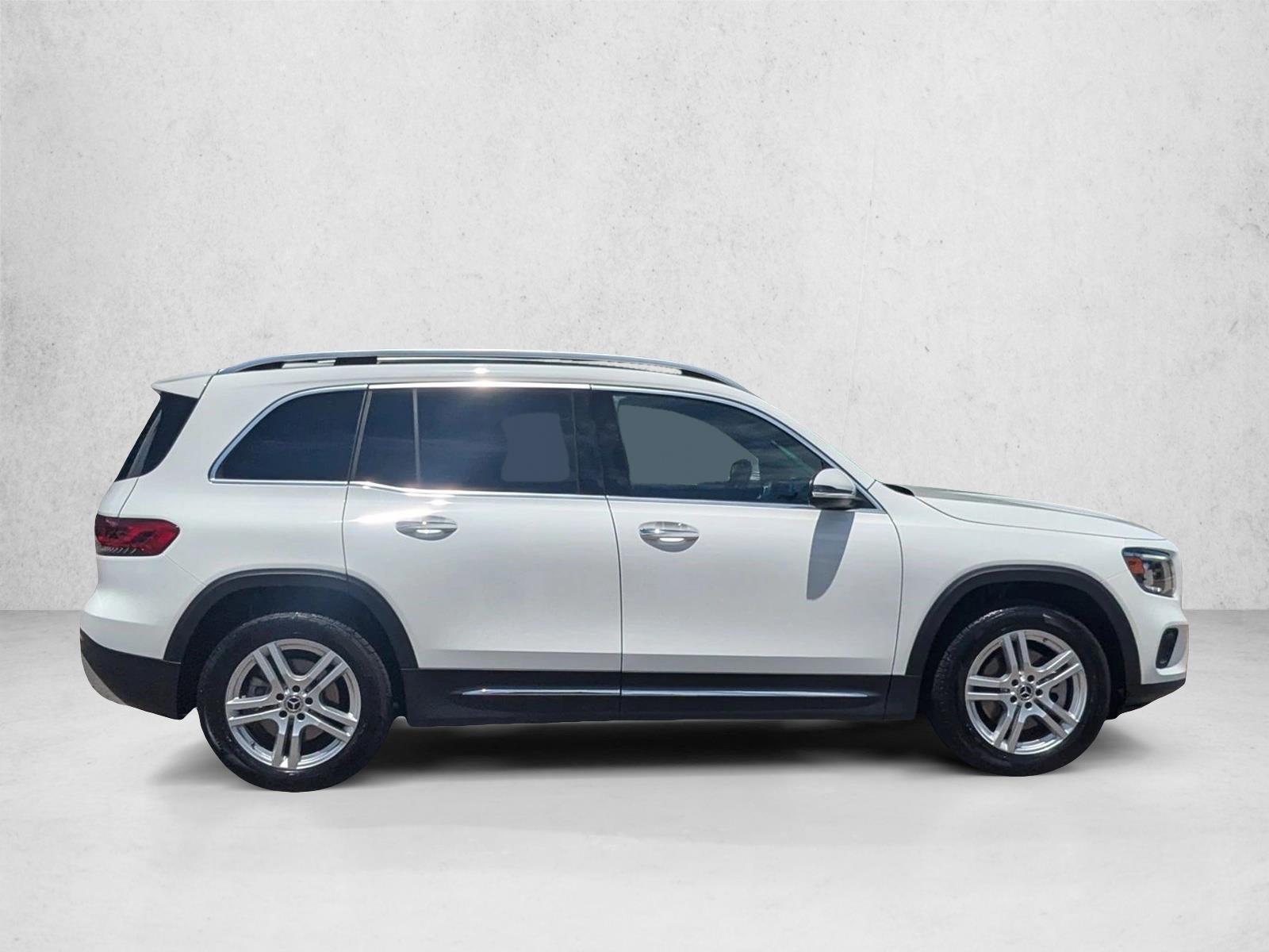 2023 Mercedes Benz GLB 250 photo 2