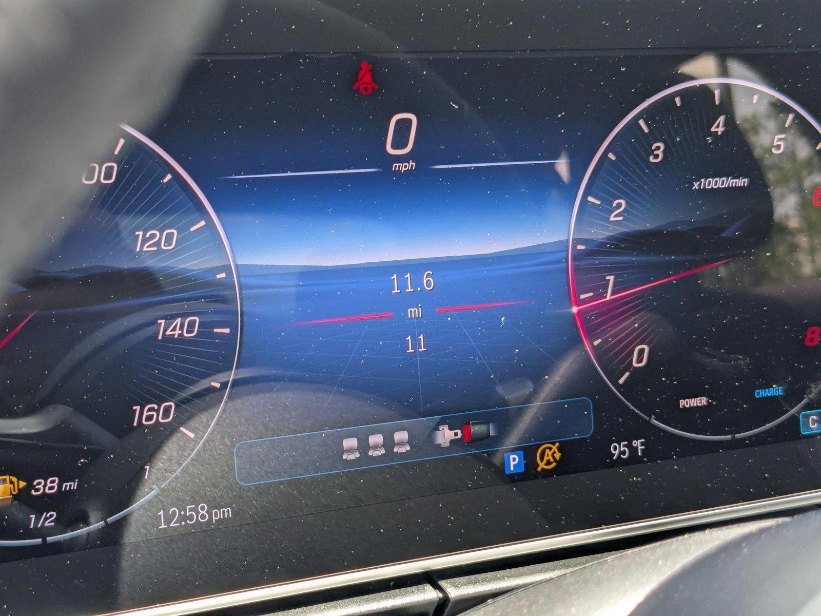 2025 Mercedes-Benz C-Class Sedan C 300 - Photo 10