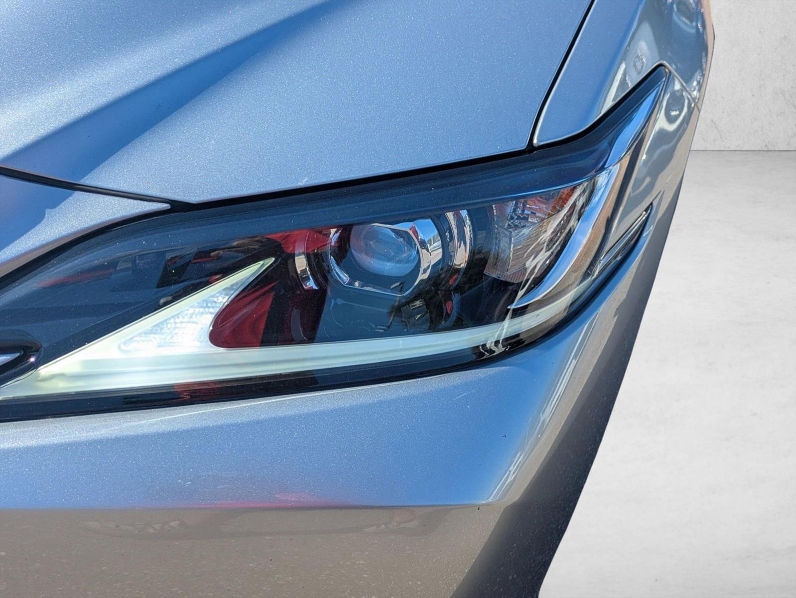 2022 Lexus ES 350 photo 2