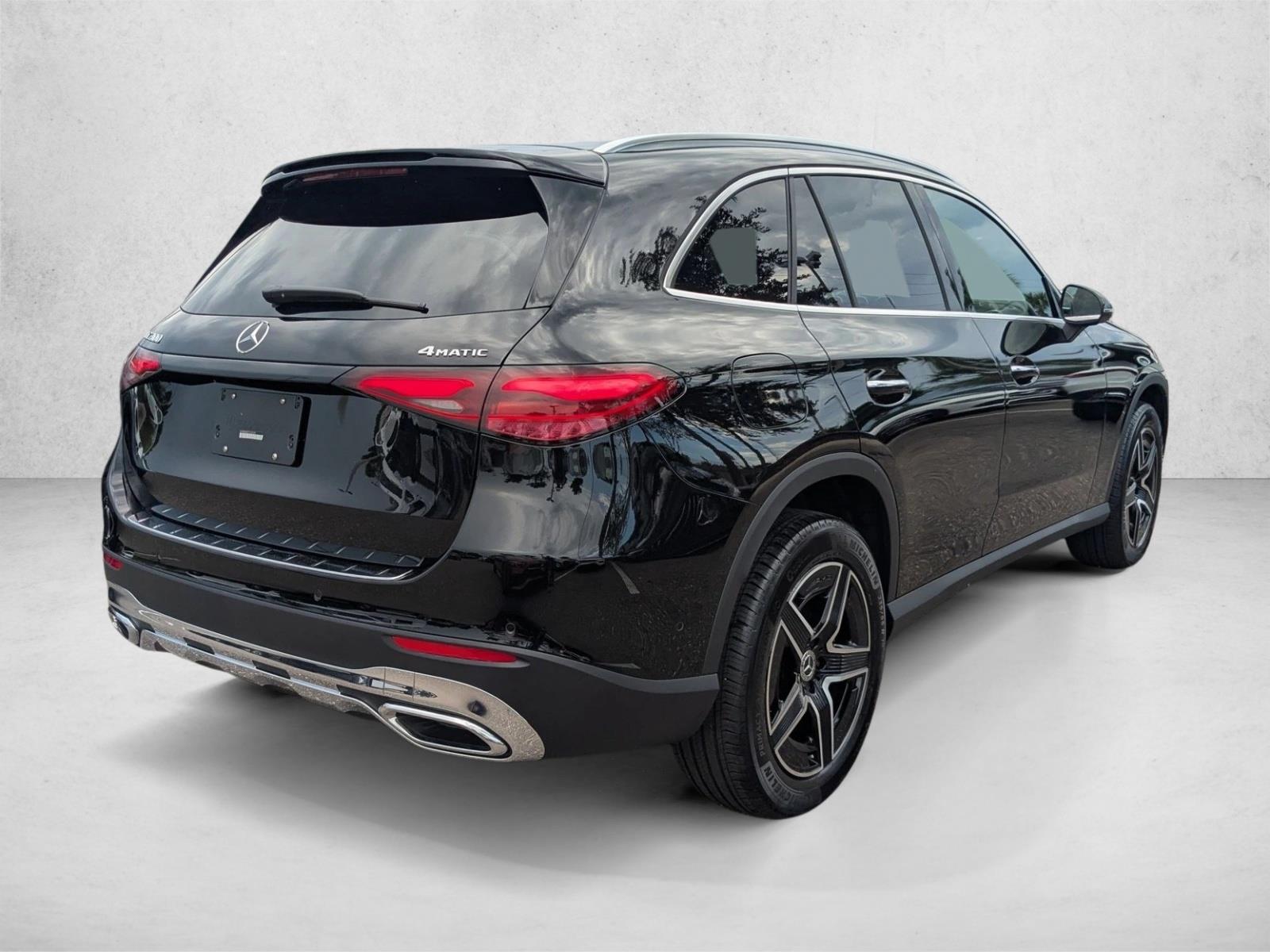 2026 Mercedes Benz GLC 300 4MATIC photo 2