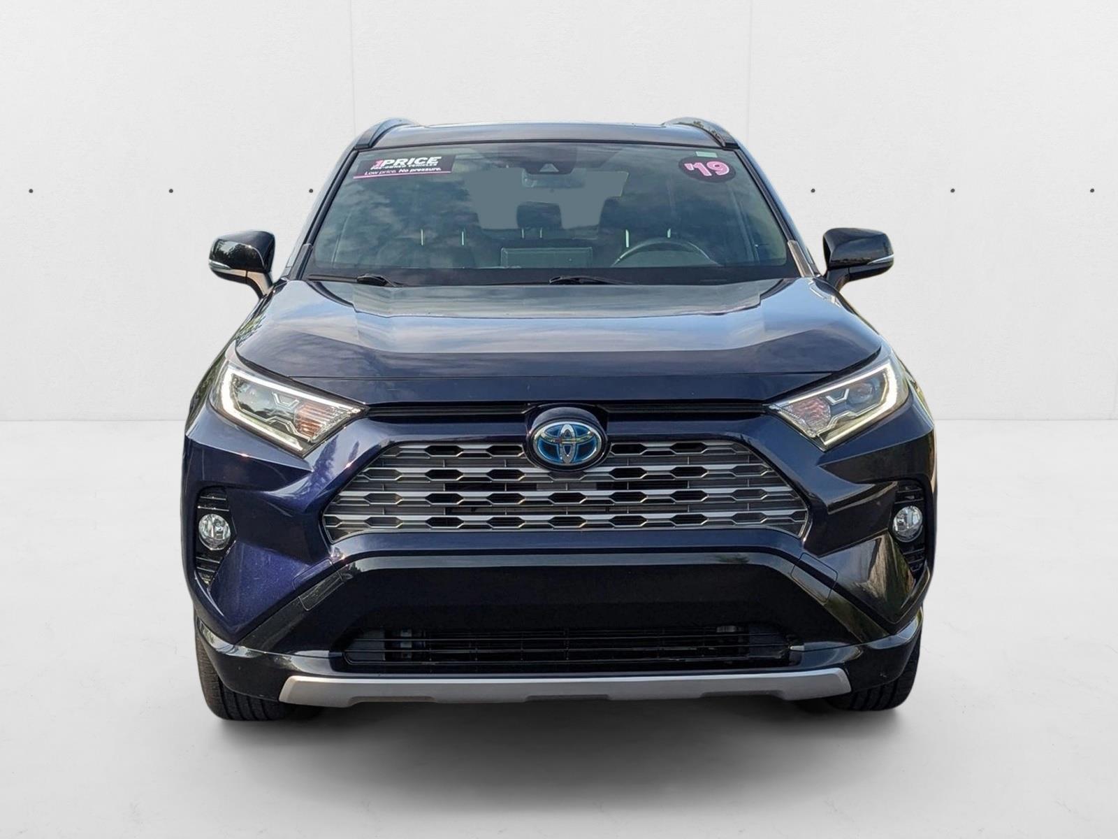 2019 Toyota RAV4 Hybrid XSE photo 2