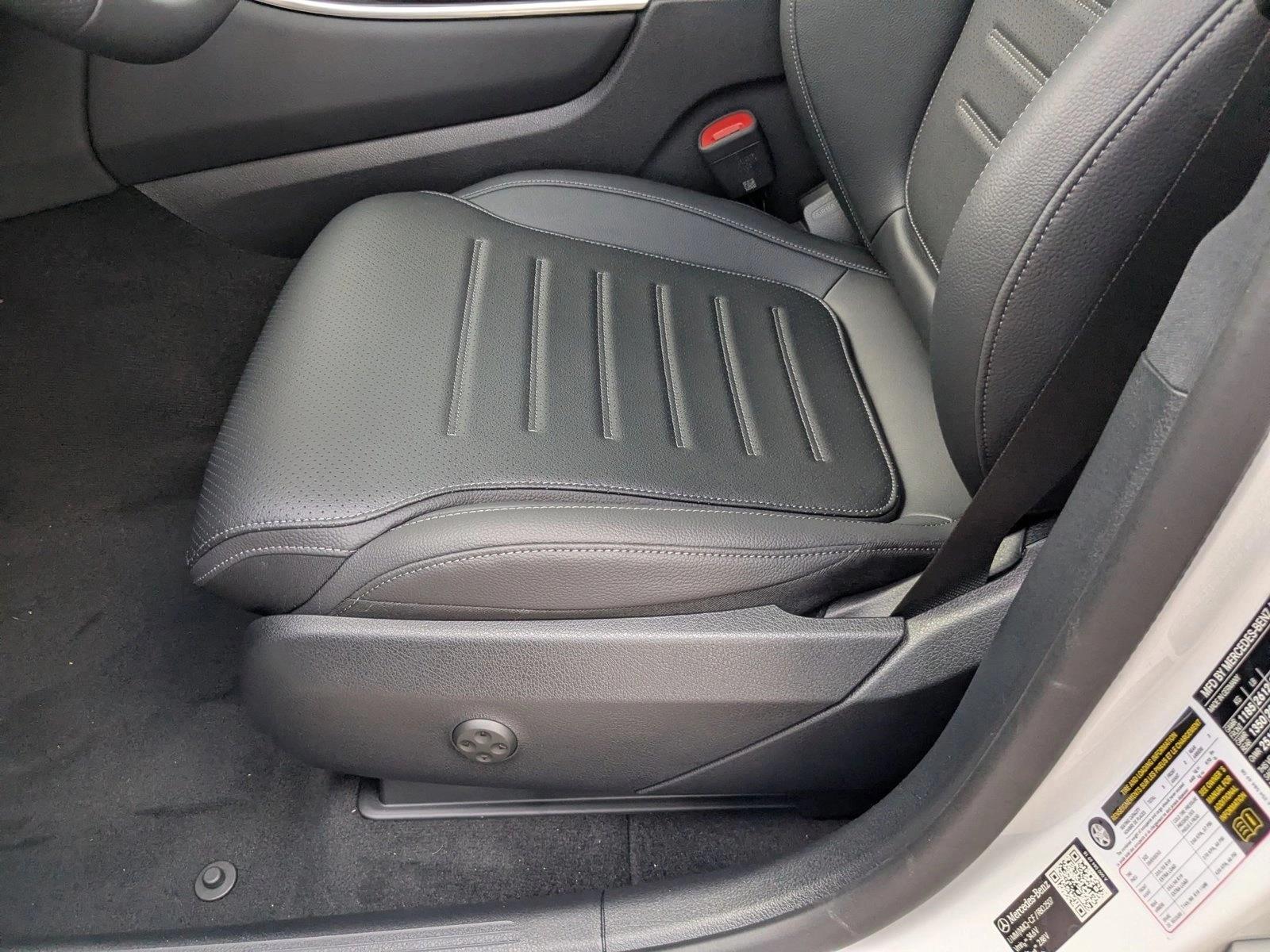 2026 Mercedes Benz GLC 300 4MATIC photo 4