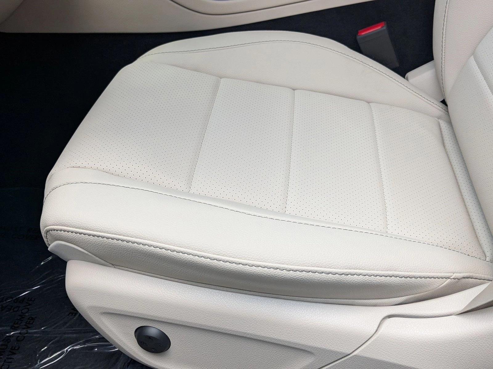 2025 Mercedes Benz GLE 450 4MATIC photo 3