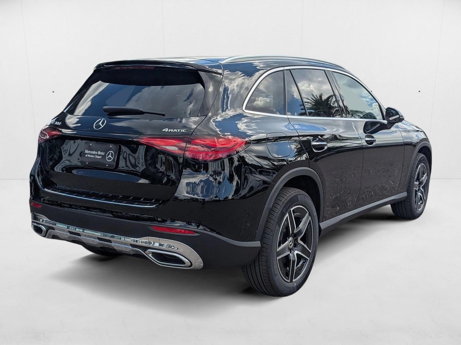 2026 Mercedes Benz GLC 300 4MATIC photo 2