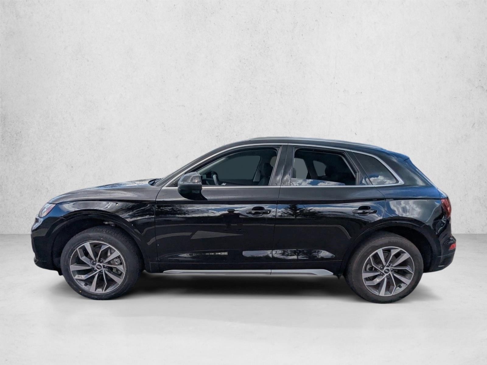 2021 Audi Q5 45 Premium photo 2