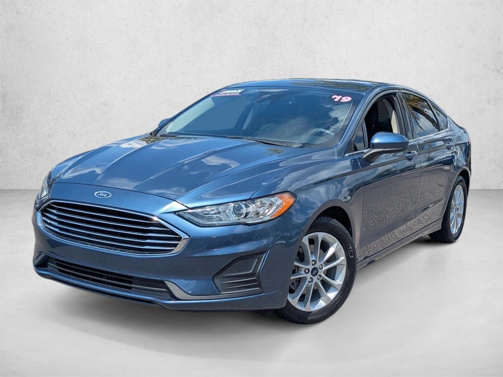 2019 Ford Fusion SE FWD's photo