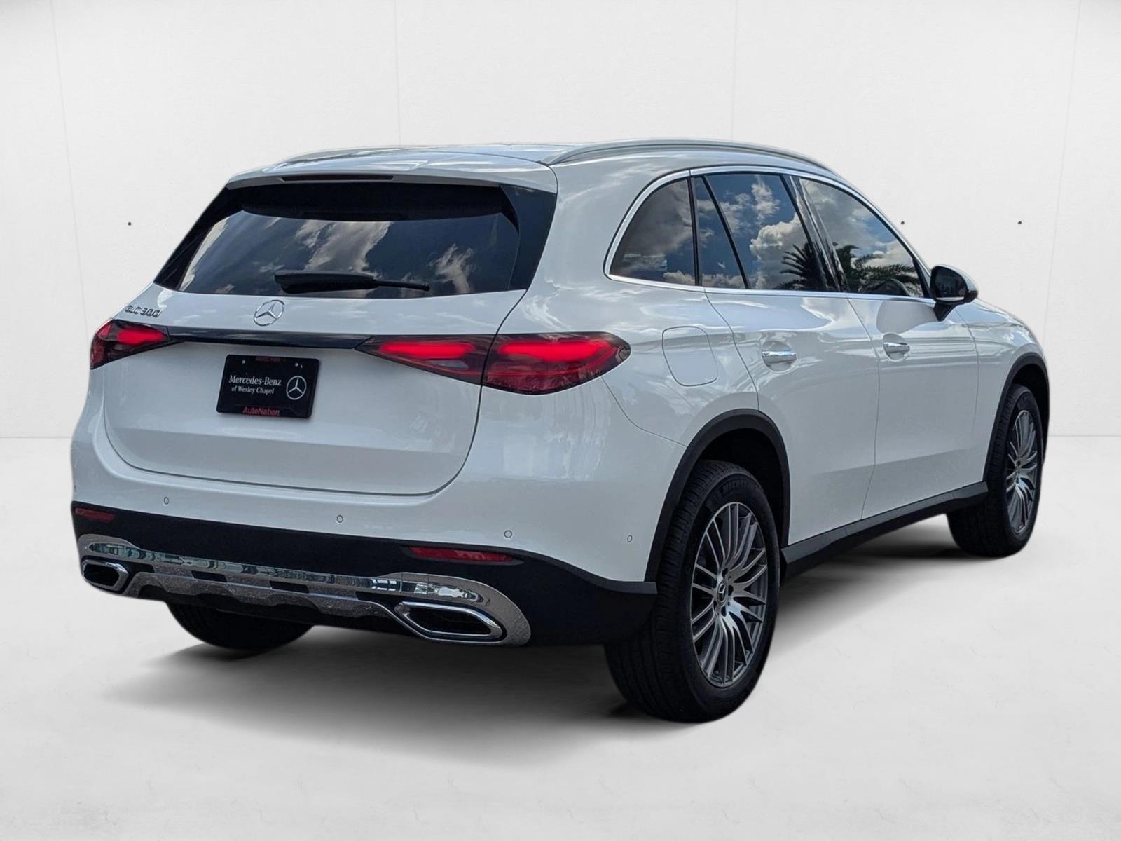 2026 Mercedes Benz GLC 300 photo 2